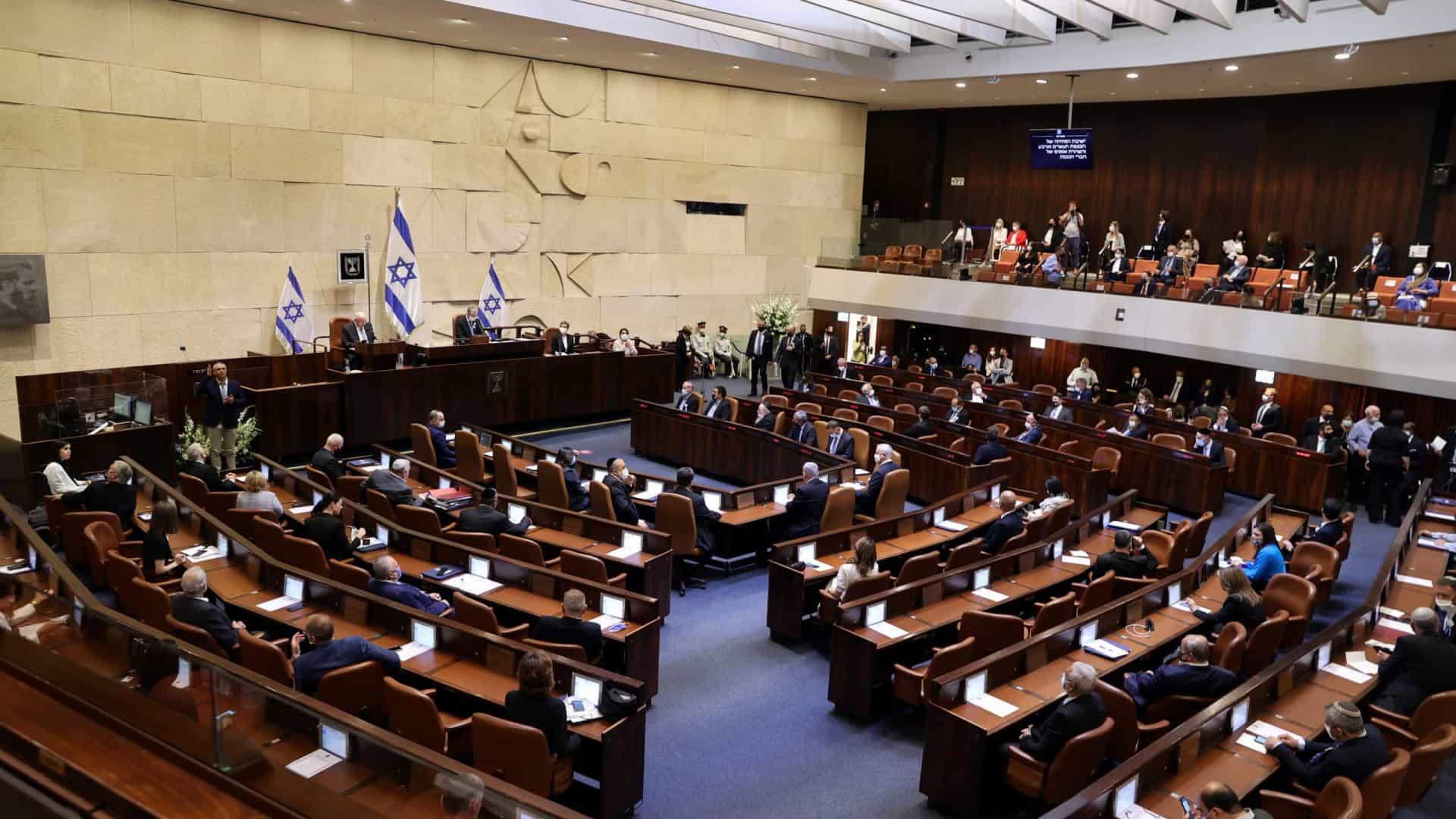 Parlamento israelita aprova orçamento para 2022